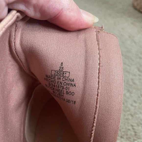 Trendy faux suede ankle boots with glitter heel. Size 8 - Picture 4 of 6